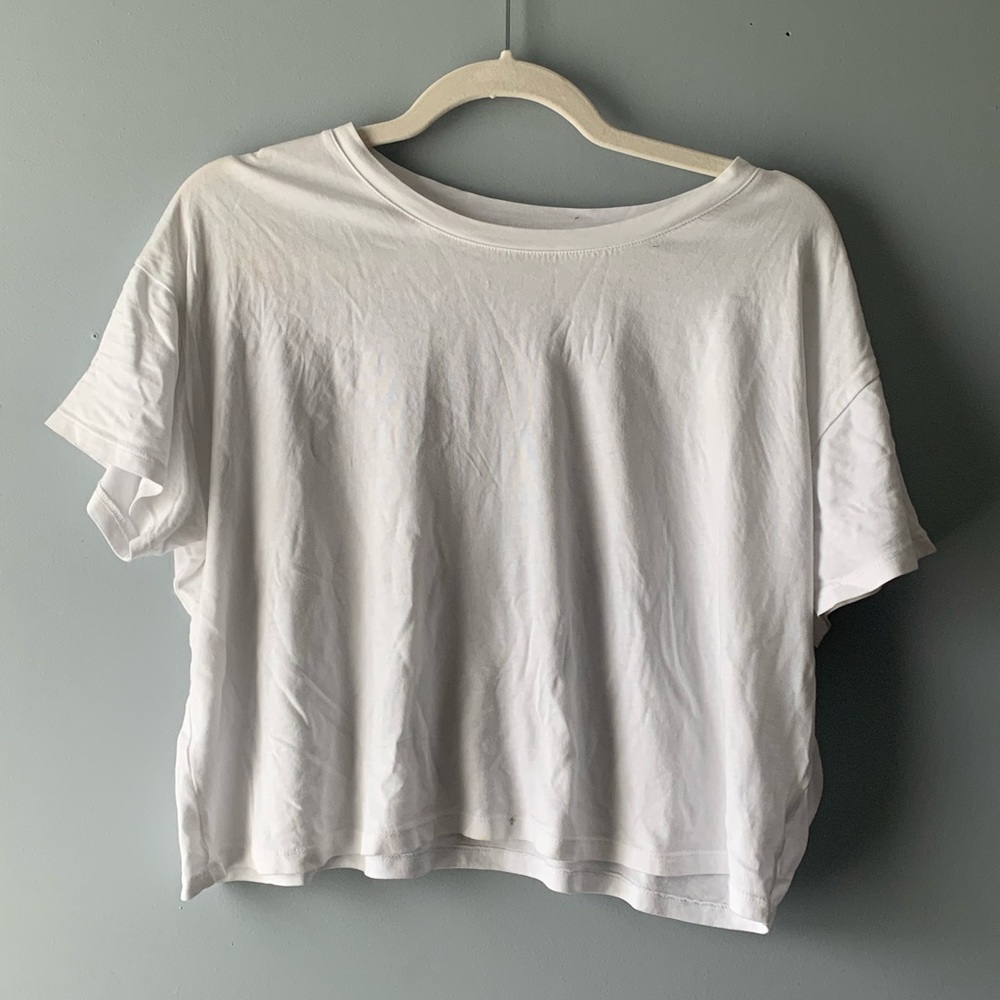 Old navy cropped tee
